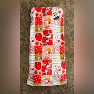Peanuts Red White blue Blanket Snoopy 60x70 strawberry strawberries throw